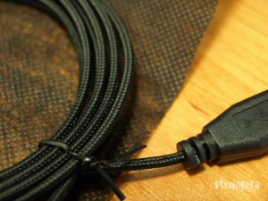 razer-mamba-usb-cable-closeup
