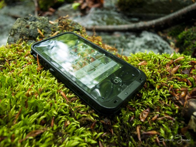 LifeProof iPhone 4 and 4S Case  (05)