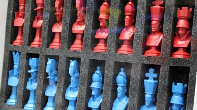 Team Fortress 2 Chess Set